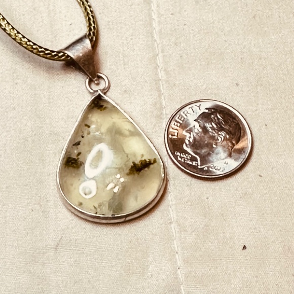 925 Sterling Silver Plated Prehnite Crystal Pear Shaped Genuine Stone EUC - Picture 12 of 13